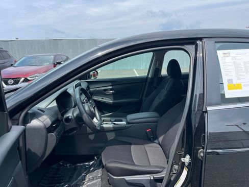 Used 2025 Nissan Sentra SV FWD image 26