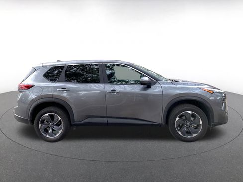 Used 2025 Nissan Rogue SV image 8
