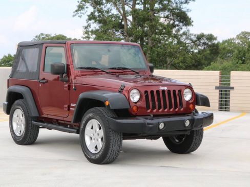Used 2010 Jeep Wrangler Rubicon w/ PWR Convenience Group AWD/4WD image 7