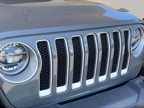 Used 2020 Jeep Wrangler Unlimited Sahara AWD/4WD image 32