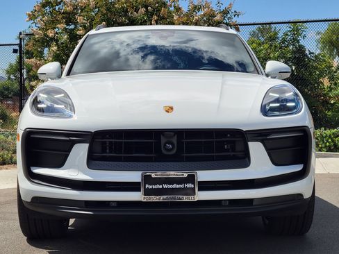Used 2026 Porsche Macan AWD/4WD image 10