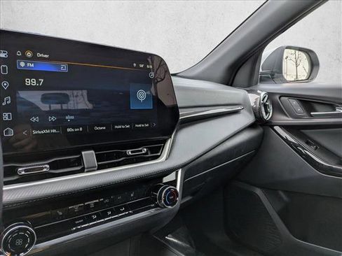 Used 2025 Chevrolet Equinox LT image 13