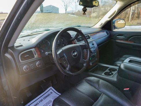 Used 2007 Chevrolet Avalanche LT w/ LT Preferred Equipment Group image 12