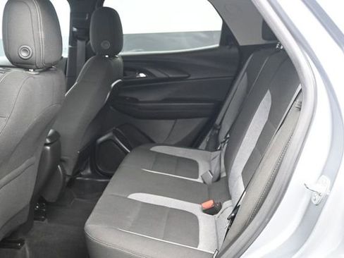Used 2025 Chevrolet TrailBlazer LT AWD/4WD image 5