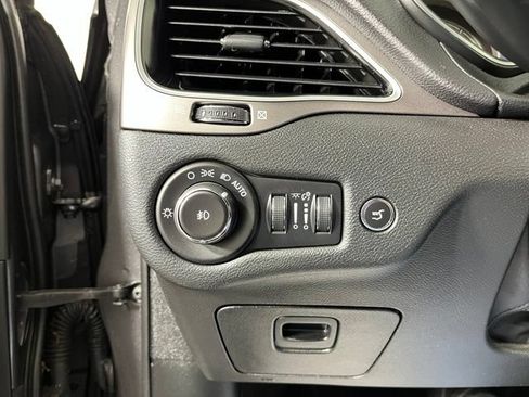 Used 2019 Jeep Cherokee Limited AWD/4WD image 15