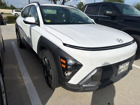 Used 2024 Hyundai Kona SEL FWD image 2