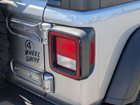 Used 2021 Jeep Wrangler Unlimited Sport AWD/4WD image 12