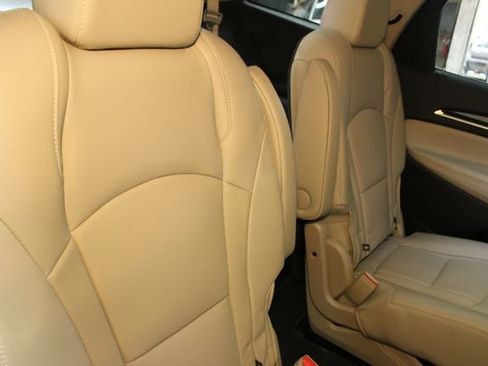 Used 2019 Buick Enclave Essence w/ Sun And Navigation Package image 15