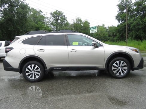 Used 2020 Subaru Outback Premium AWD/4WD image 4
