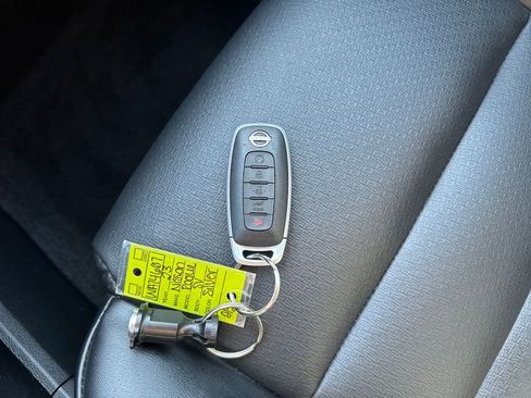 Used 2023 Nissan Rogue SV w/ SV Premium B Package image 27