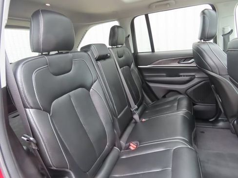 Used 2023 Jeep Grand Cherokee Limited AWD/4WD image 33