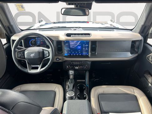 Used 2024 Ford Bronco Wildtrak image 3