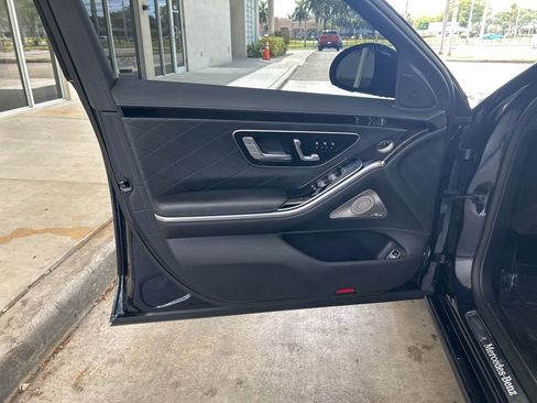 Used 2023 Mercedes-Benz S 580 4MATIC Sedan image 44