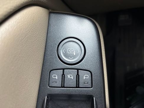 Used 2019 GMC Yukon SLT w/ Premium Edition image 54