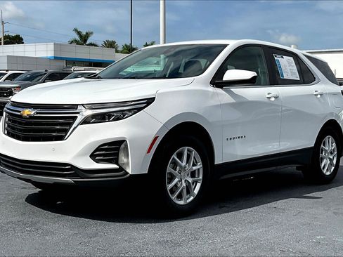 Certified 2024 Chevrolet Equinox LT image 2