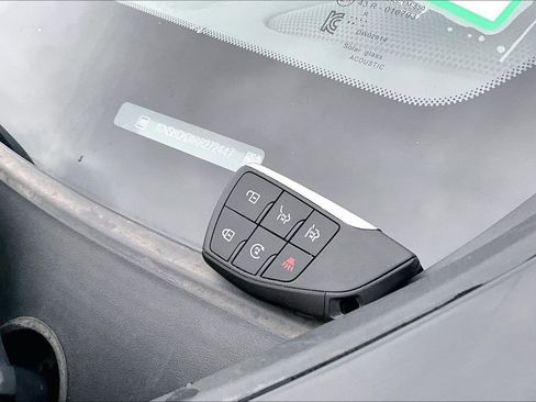 Used 2024 Chevrolet Suburban LT image 11