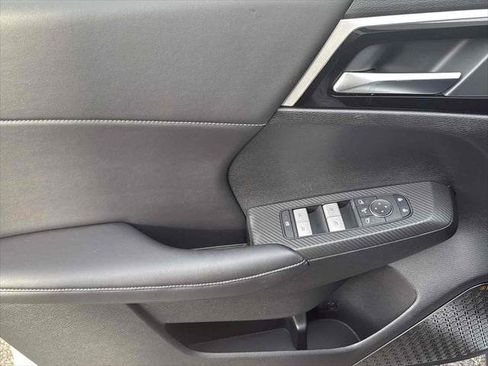New 2026 Mitsubishi Outlander SE image 15