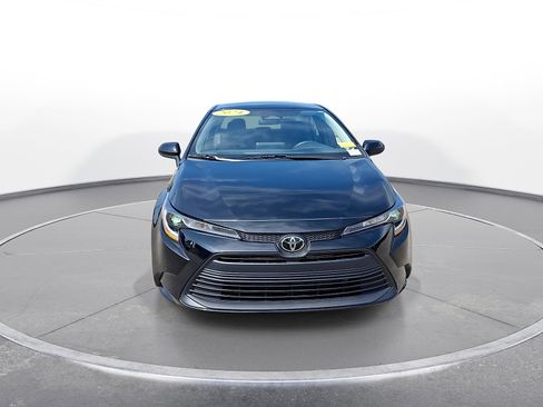 Used 2024 Toyota Corolla LE FWD image 3