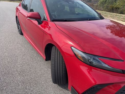 Used 2025 Toyota Camry SE w/ Multimedia Upgrade Package image 8