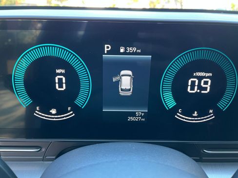 Used 2025 Hyundai Kona SEL image 40