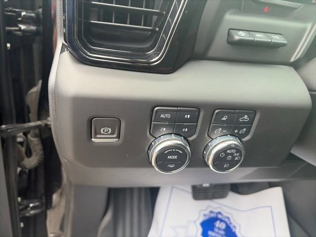 Used 2023 GMC Sierra 1500 AT4 w/ Technology Package AWD/4WD image 19