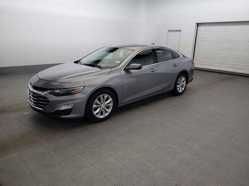Used 2025 Chevrolet Malibu LT FWD image 2