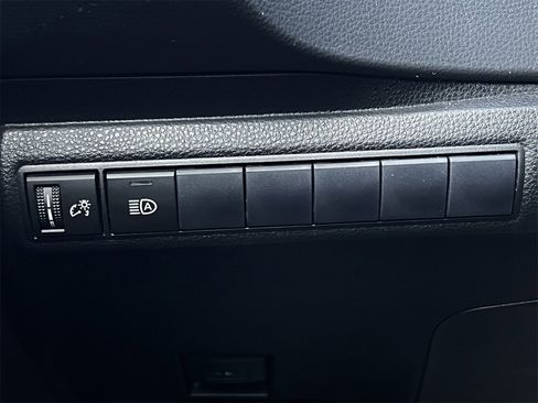 Used 2020 Toyota Corolla SE image 20