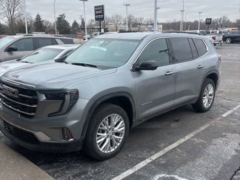Used 2024 GMC Acadia Elevation w/ Luxury Package image 2