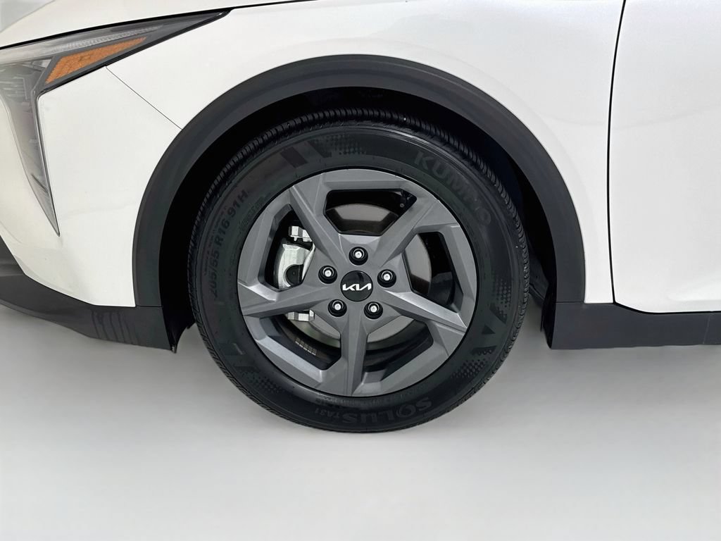 Used 2025 Kia K4 FWD image 30