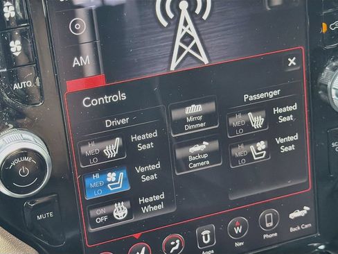 Used 2019 RAM 1500 Laramie AWD/4WD image 23
