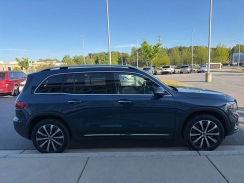 Used 2022 Mercedes-Benz GLB 250 4MATIC image 6