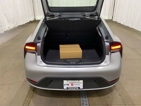 New 2026 Toyota Prius Plug-In Hybrid FWD image 11