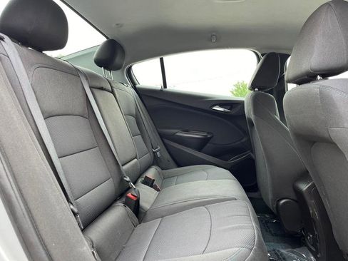 Used 2019 Chevrolet Cruze LT FWD image 16