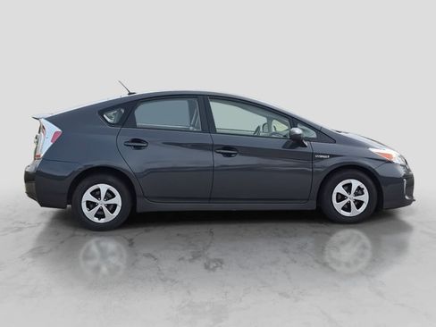 Used 2013 Toyota Prius Four FWD image 9