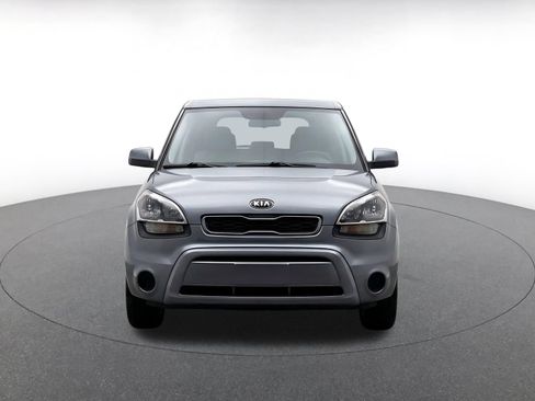 Used 2025 Kia Soul LX w/ LX Technology Package FWD image 2