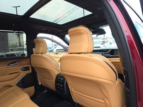 Used 2024 Jeep Grand Cherokee L Summit image 61