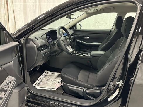 Used 2025 Nissan Sentra SV image 10