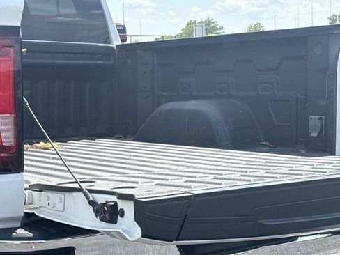 Used 2024 GMC Sierra 1500 SLT AWD/4WD image 11