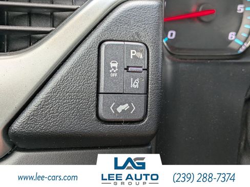 Used 2015 Chevrolet Suburban LTZ RWD image 21