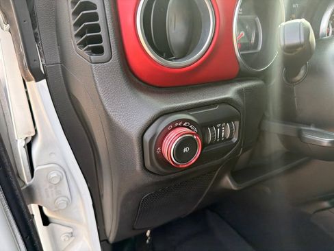 Used 2021 Jeep Wrangler Unlimited Rubicon AWD/4WD image 7