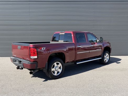 Used 2013 GMC Sierra 2500 Denali w/ Suspension Package, Off-Road image 9