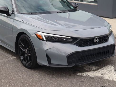 Used 2025 Honda Civic Sport image 4