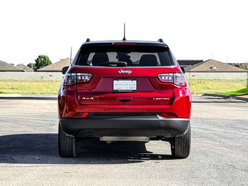 Used 2025 Jeep Compass Limited AWD/4WD image 12