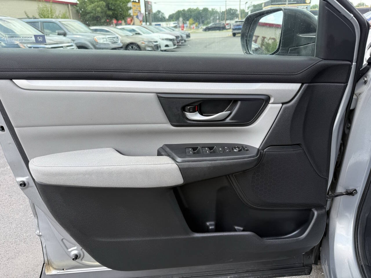 Used 2017 Honda CR-V LX image 31