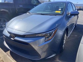 Used 2024 Toyota Corolla LE video 3