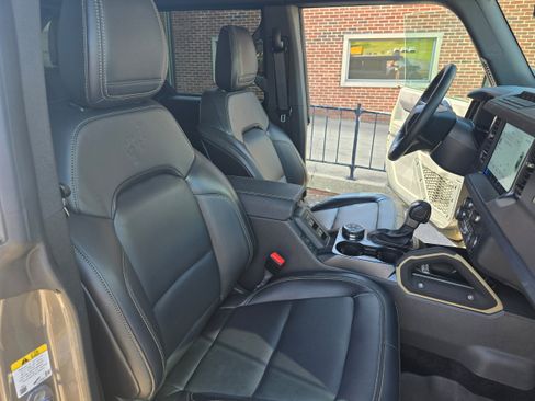 Used 2025 Ford Bronco Badlands AWD/4WD image 12