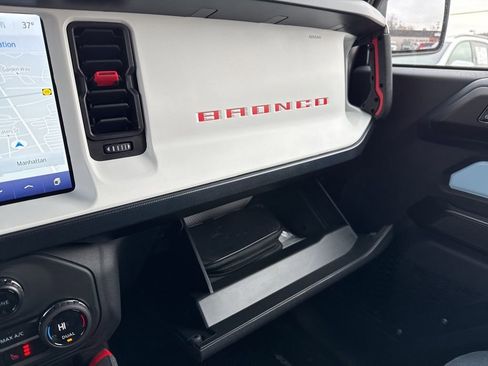 Used 2024 Ford Bronco Heritage Edition image 11