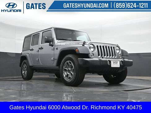 Used 2015 Jeep Wrangler Unlimited Rubicon w/ Max Tow Package AWD/4WD image 30