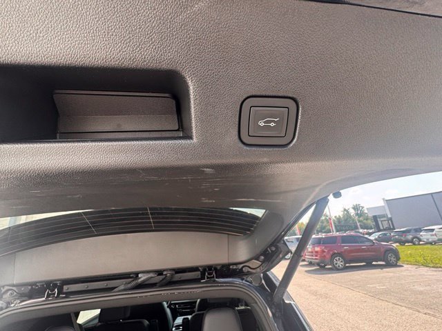 Certified 2026 Chevrolet Traverse LT AWD/4WD image 23