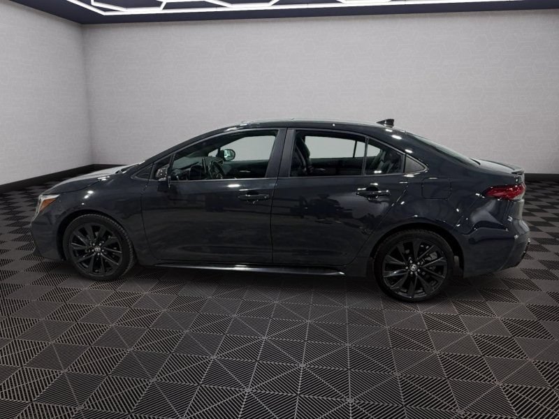 Used 2024 Toyota Corolla XSE FWD image 2